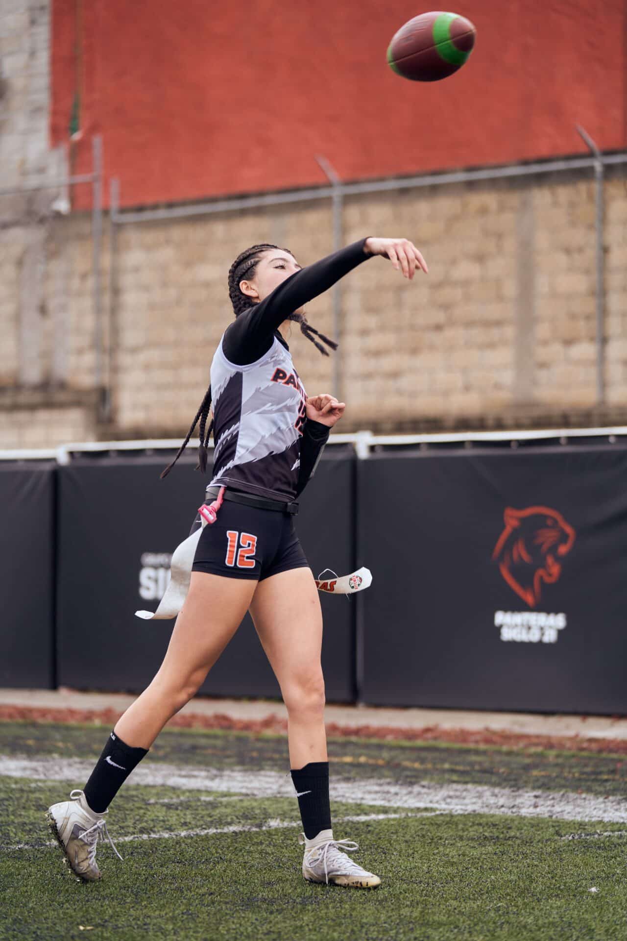 joueuse de flag football, sport, course